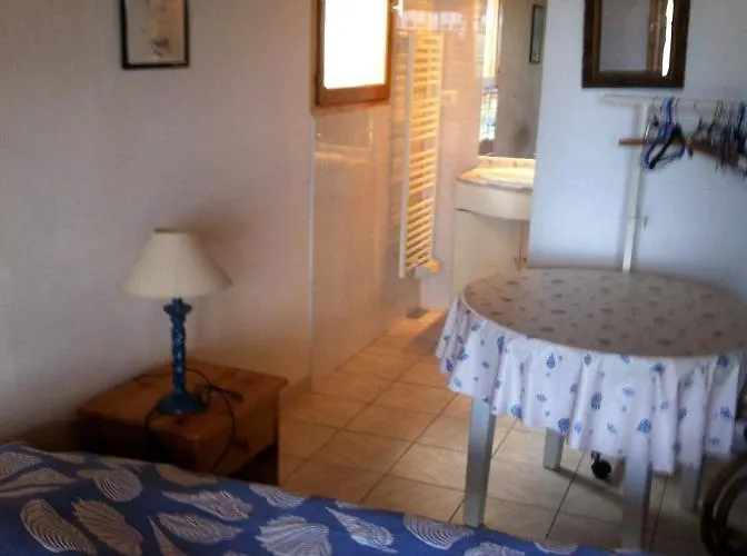 Hotes Carpe Diem Oda ve Kahvaltı Santa-Maria-Poggio (Corsica)