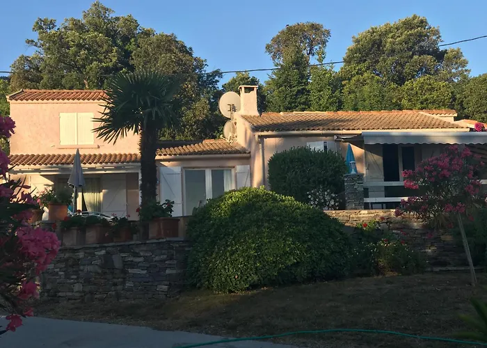 Hotes Carpe Diem Santa-Maria-Poggio (Corsica)